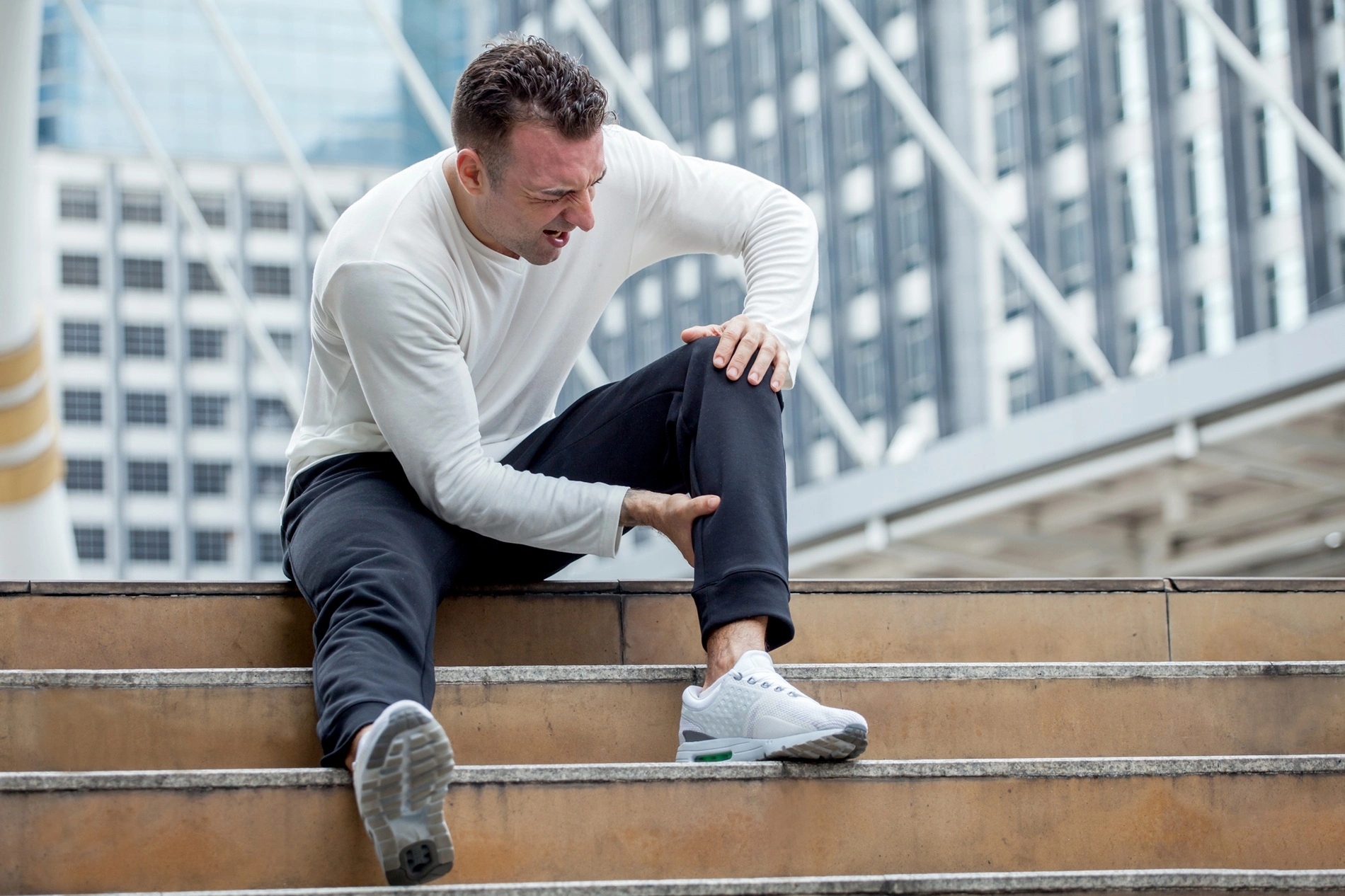 Что делать, если свело ногу?